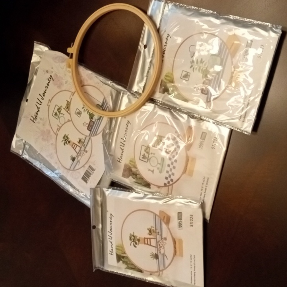NWT Basic Embroidery Kit w/Hoop & Three Cat/Home Patterns